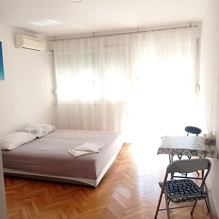 Pretty Big Double Bed Room With Balcony سبليت المظهر الخارجي الصورة