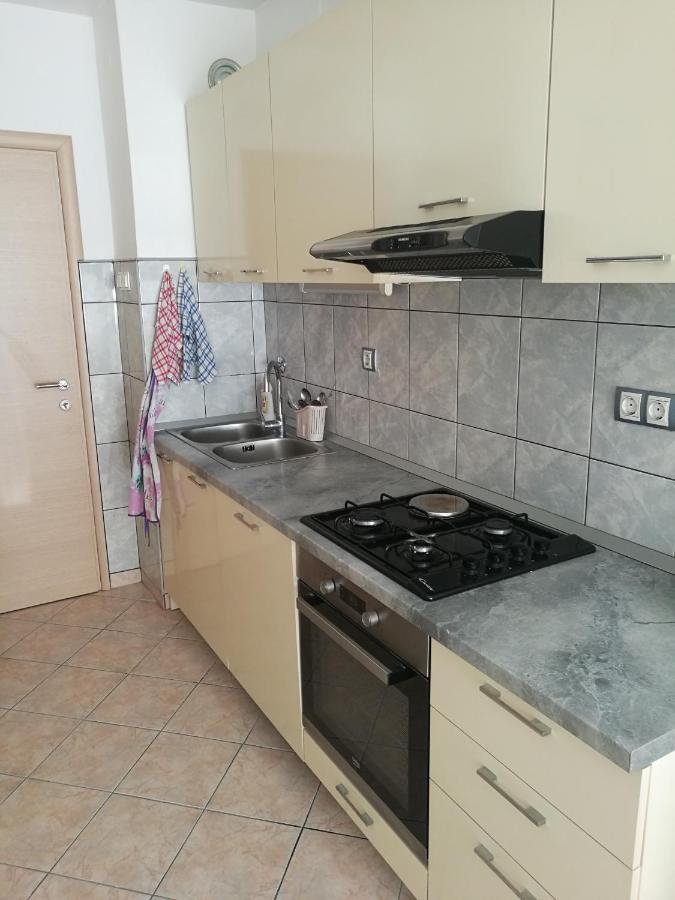 Pretty Big Double Bed Room With Balcony سبليت المظهر الخارجي الصورة