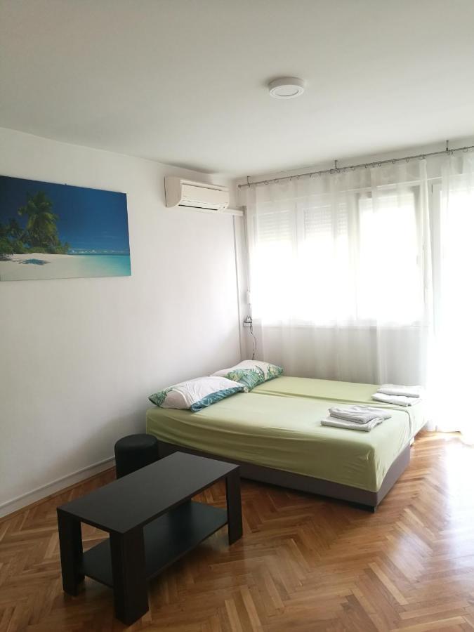 Pretty Big Double Bed Room With Balcony سبليت المظهر الخارجي الصورة