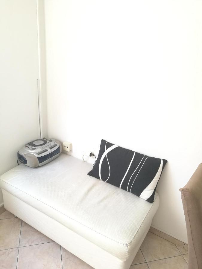 Pretty Big Double Bed Room With Balcony سبليت المظهر الخارجي الصورة