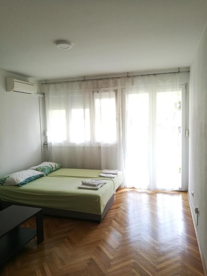 Pretty Big Double Bed Room With Balcony سبليت المظهر الخارجي الصورة