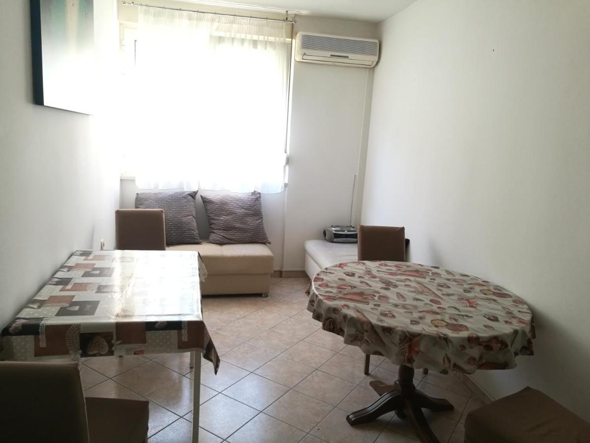 Pretty Big Double Bed Room With Balcony سبليت المظهر الخارجي الصورة