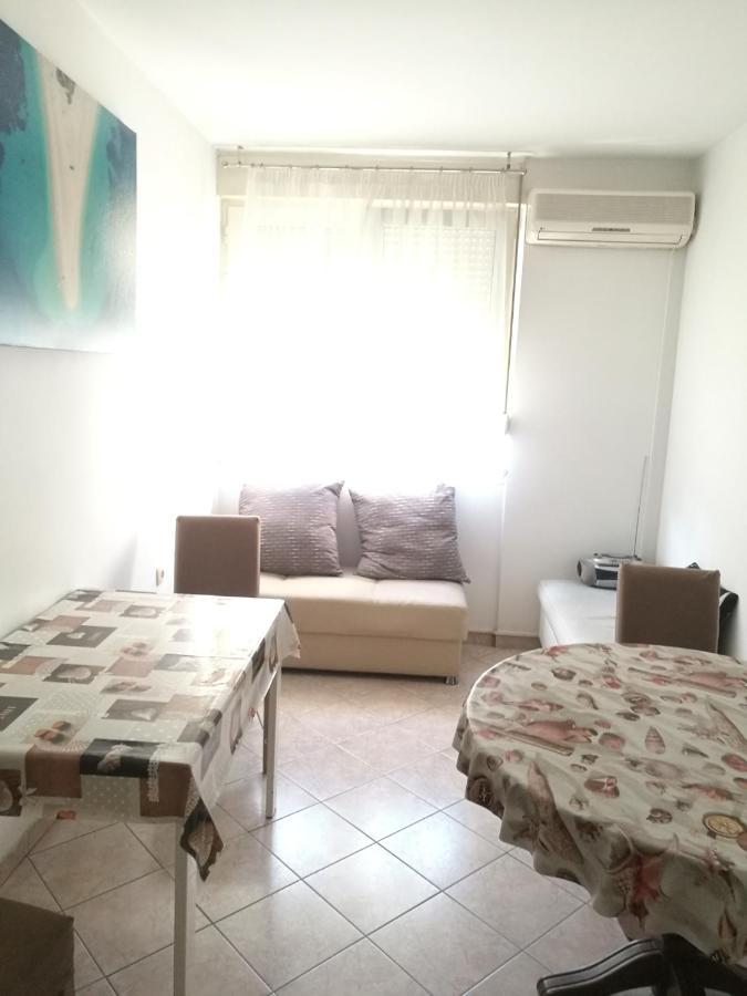 Pretty Big Double Bed Room With Balcony سبليت المظهر الخارجي الصورة